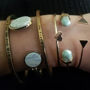 Earrings and bracelets set